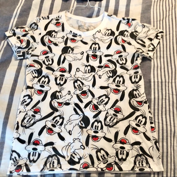 Disney Tops - Disney Goofy T-Shirt